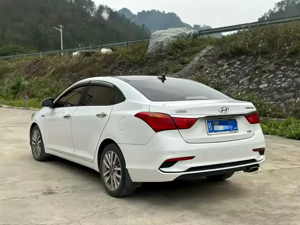 Hyundai Mistra — фото 4