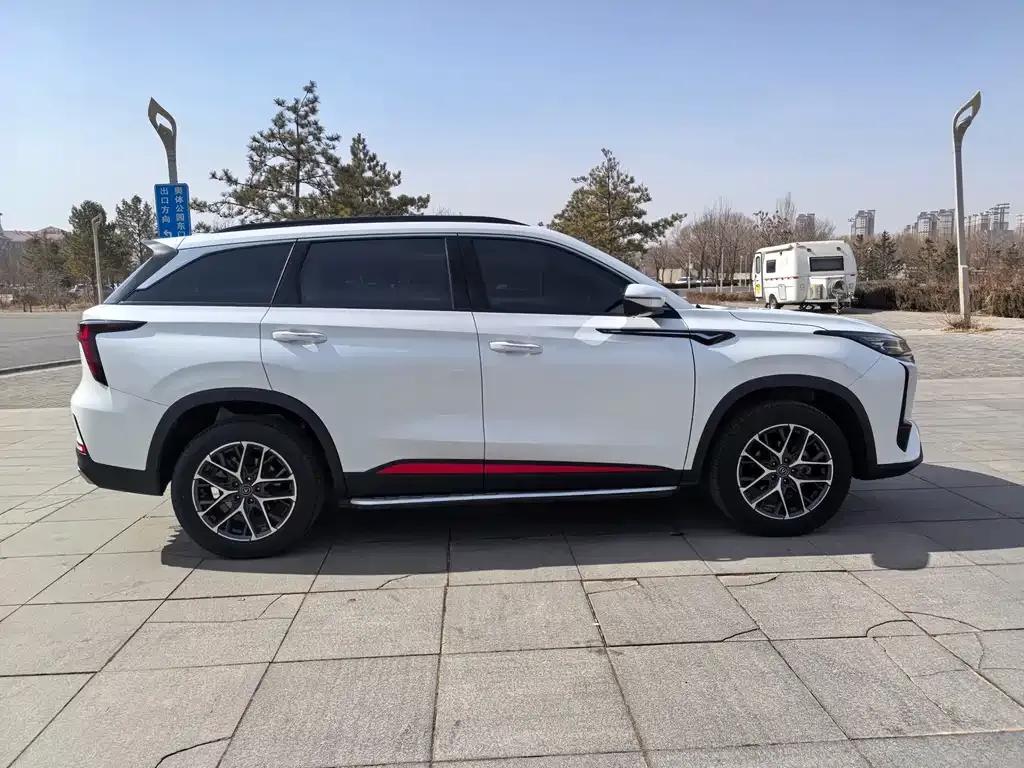 Changan CS75PLUS — фото 9
