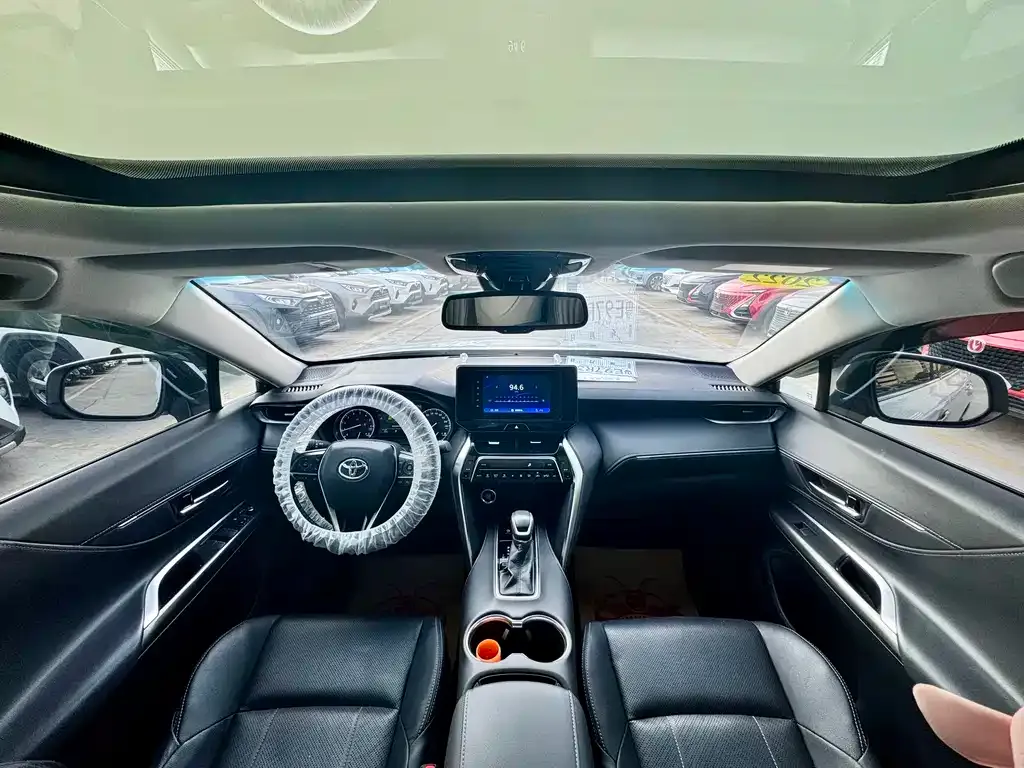 Toyota Harrier — фото 8