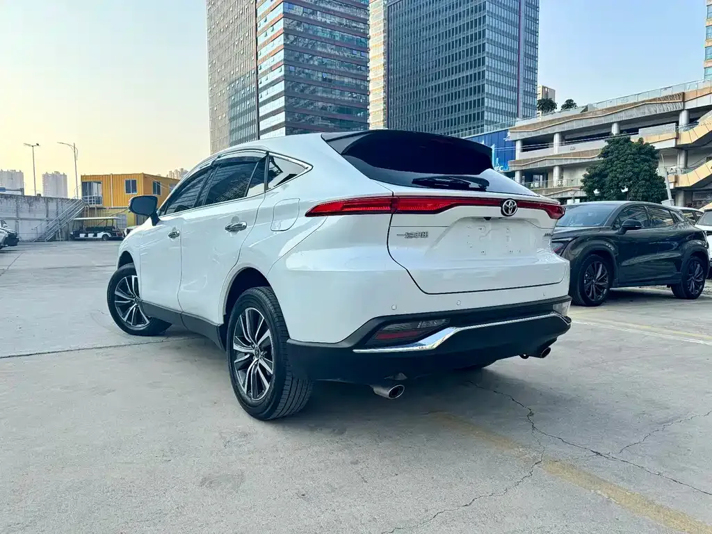 Toyota Harrier — фото 9