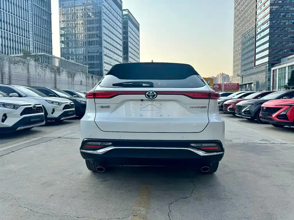 Toyota Harrier — фото 2