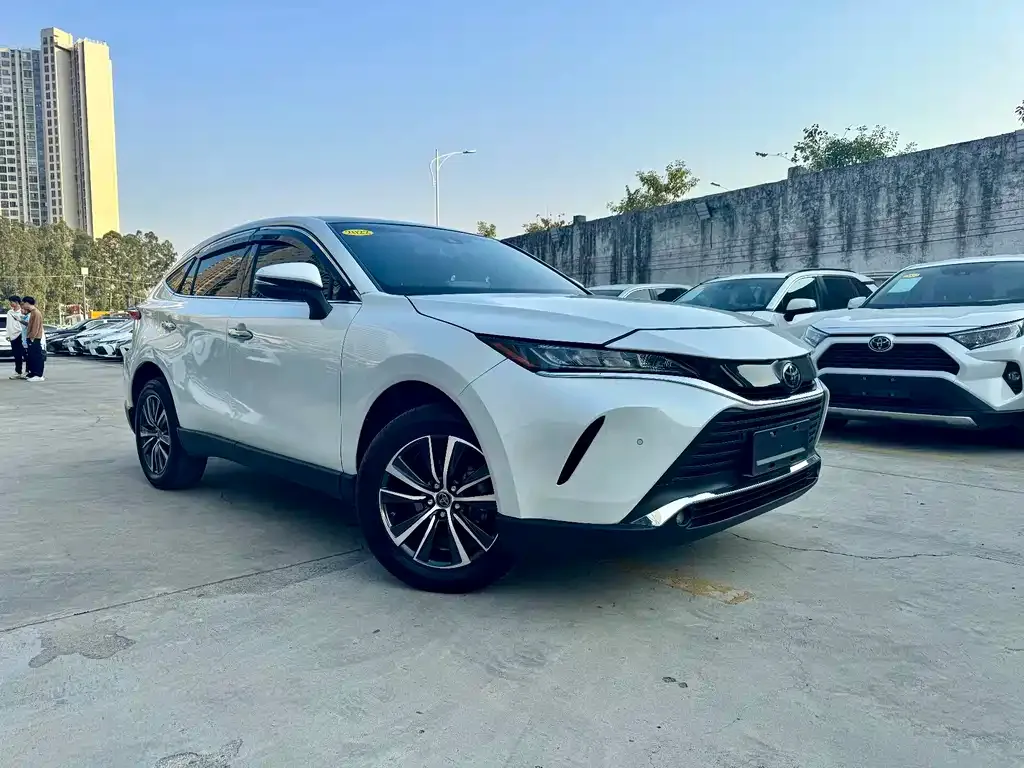 Toyota Harrier — фото 4