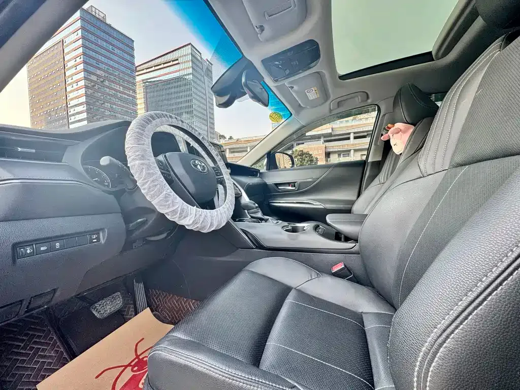 Toyota Harrier — фото 7