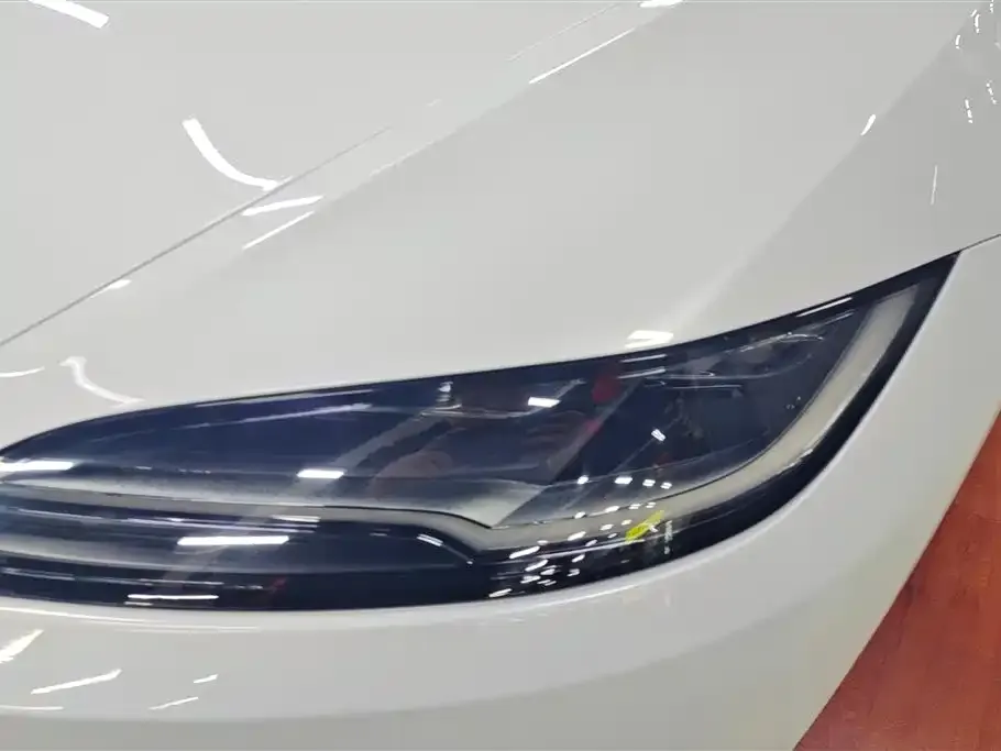 Tesla Model 3 — фото 4