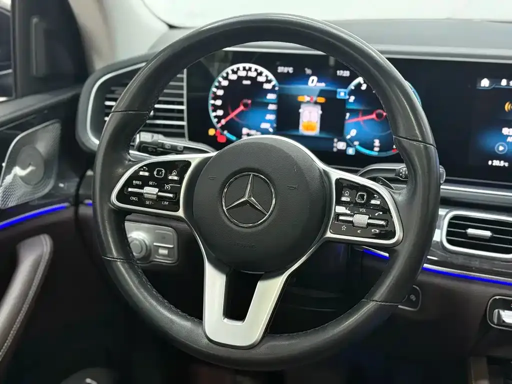 Mercedes-Benz GLE — фото 10