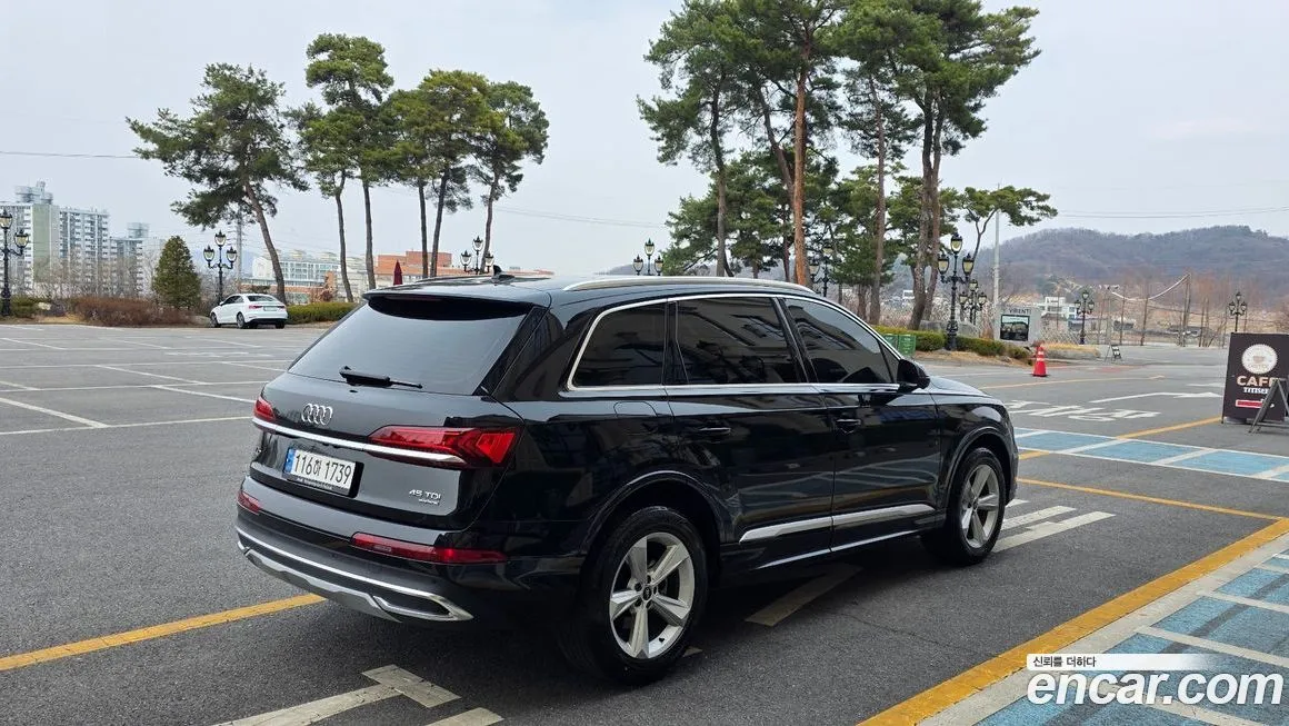 Audi Q7 — фото 4