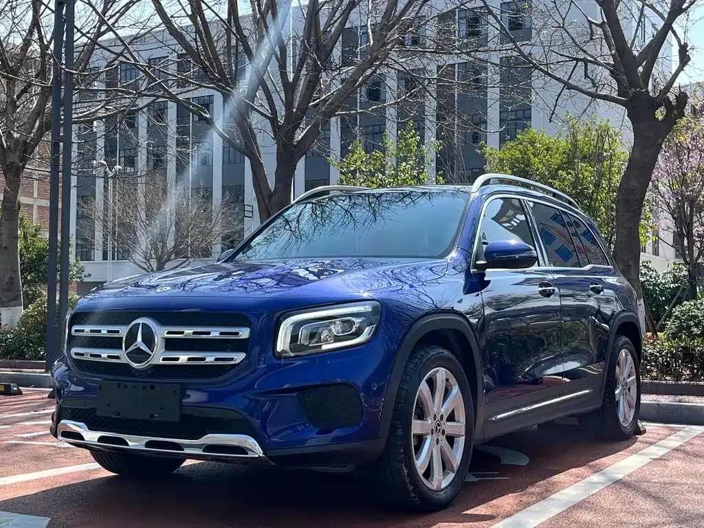 Mercedes-Benz GLB — фото 1