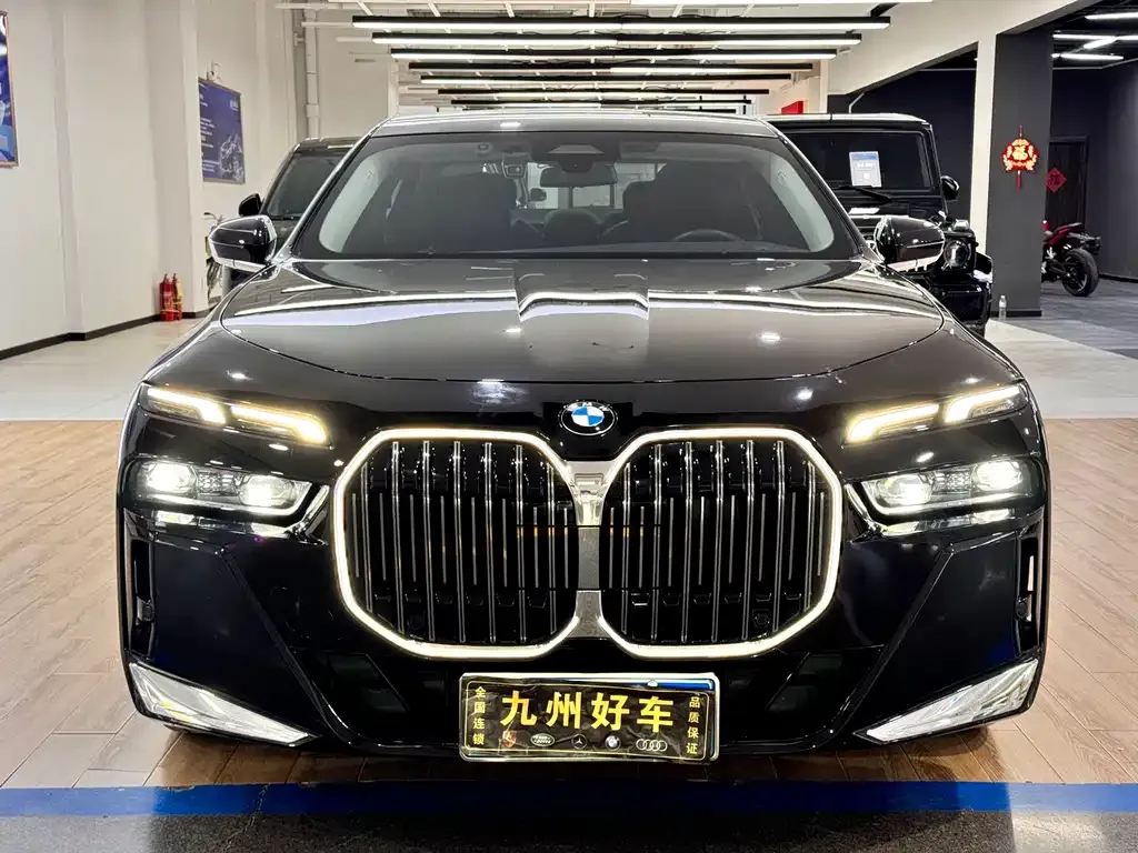 BMW 7 Series — фото 5