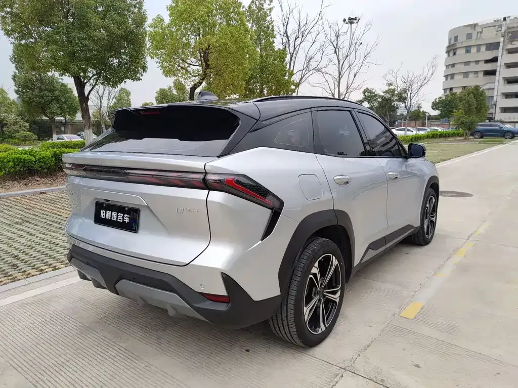 Geely Galaxy L7 — фото 10