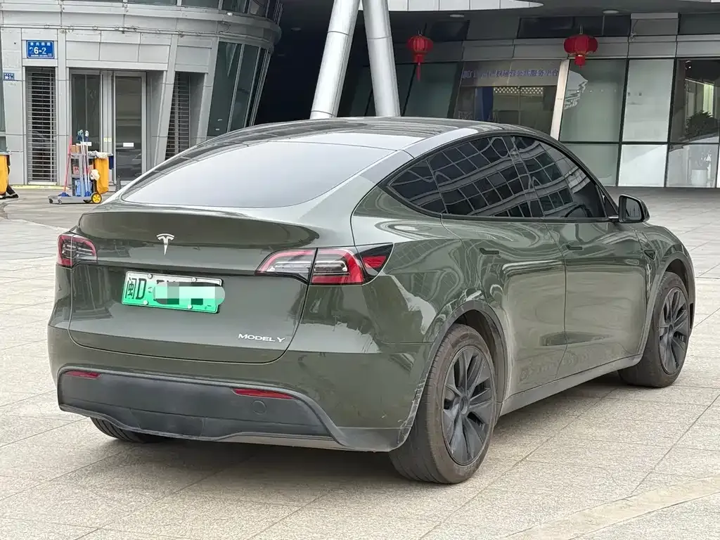 Tesla Model Y — фото 5