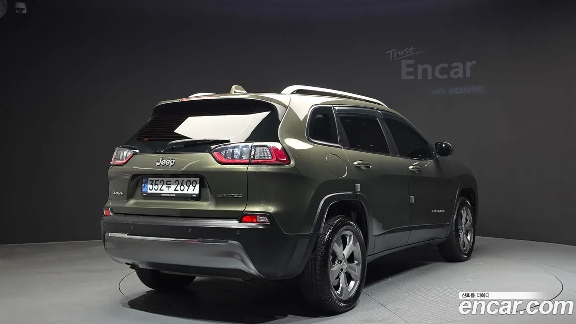 Jeep Cherokee — фото 2