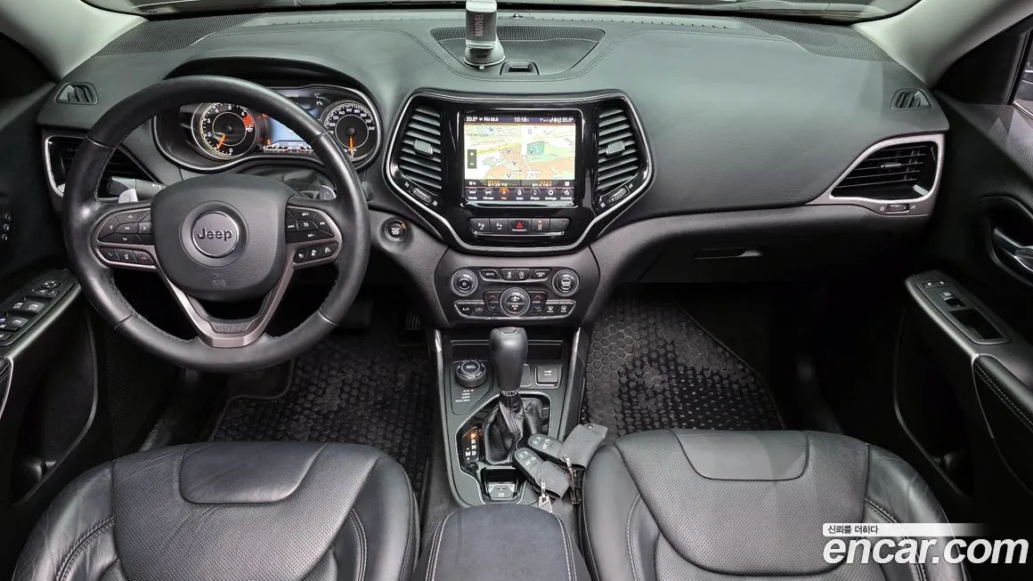Jeep Cherokee — фото 7