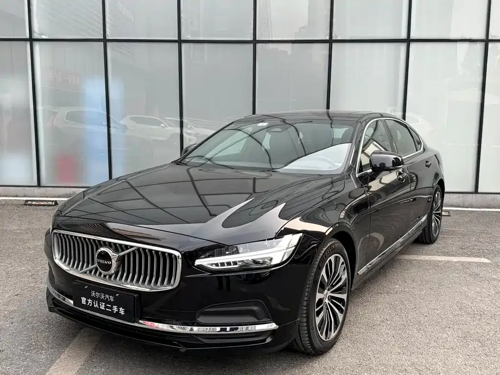 Volvo S90 — фото 1