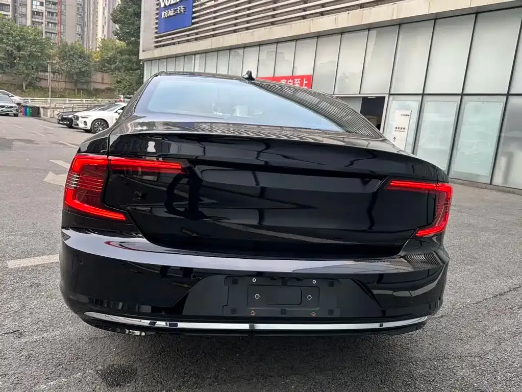 Volvo S90 — фото 3