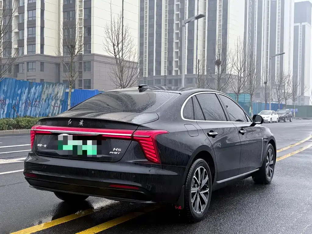 Hongqi H5 PHEV — фото 6