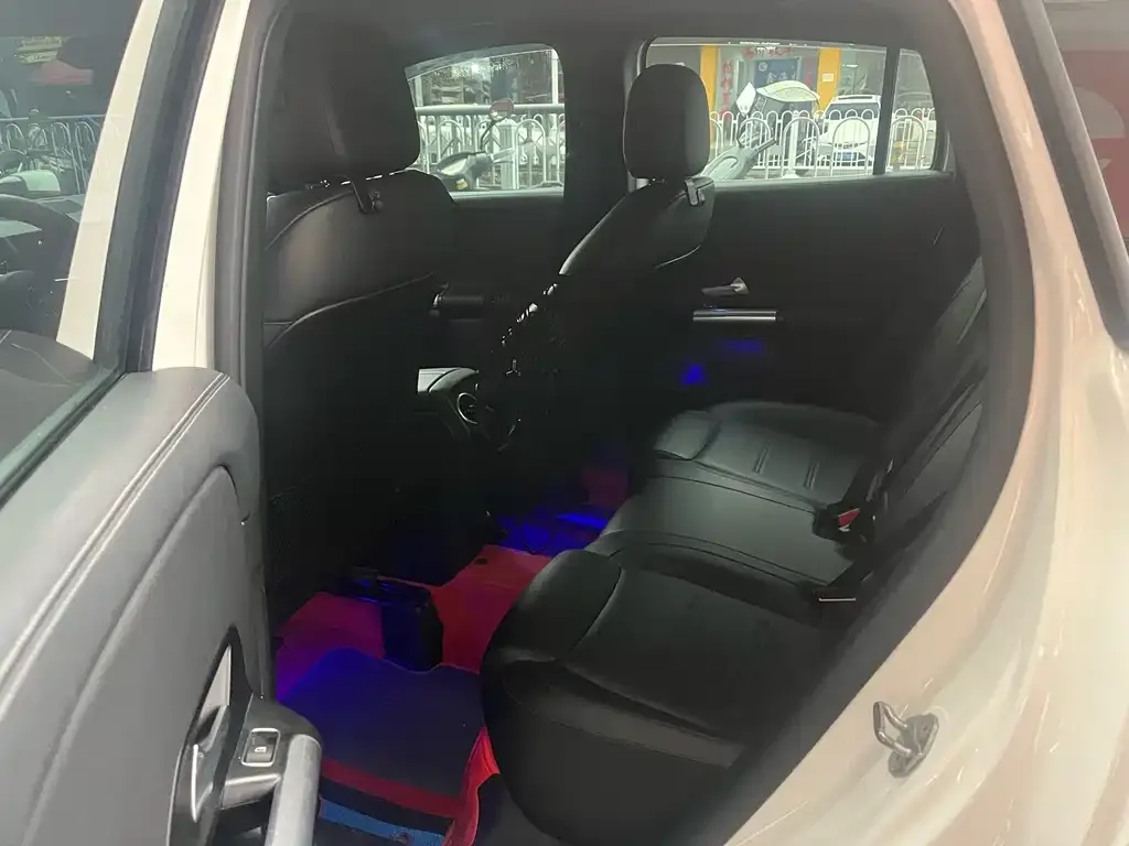 Mercedes-Benz GLA — фото 6