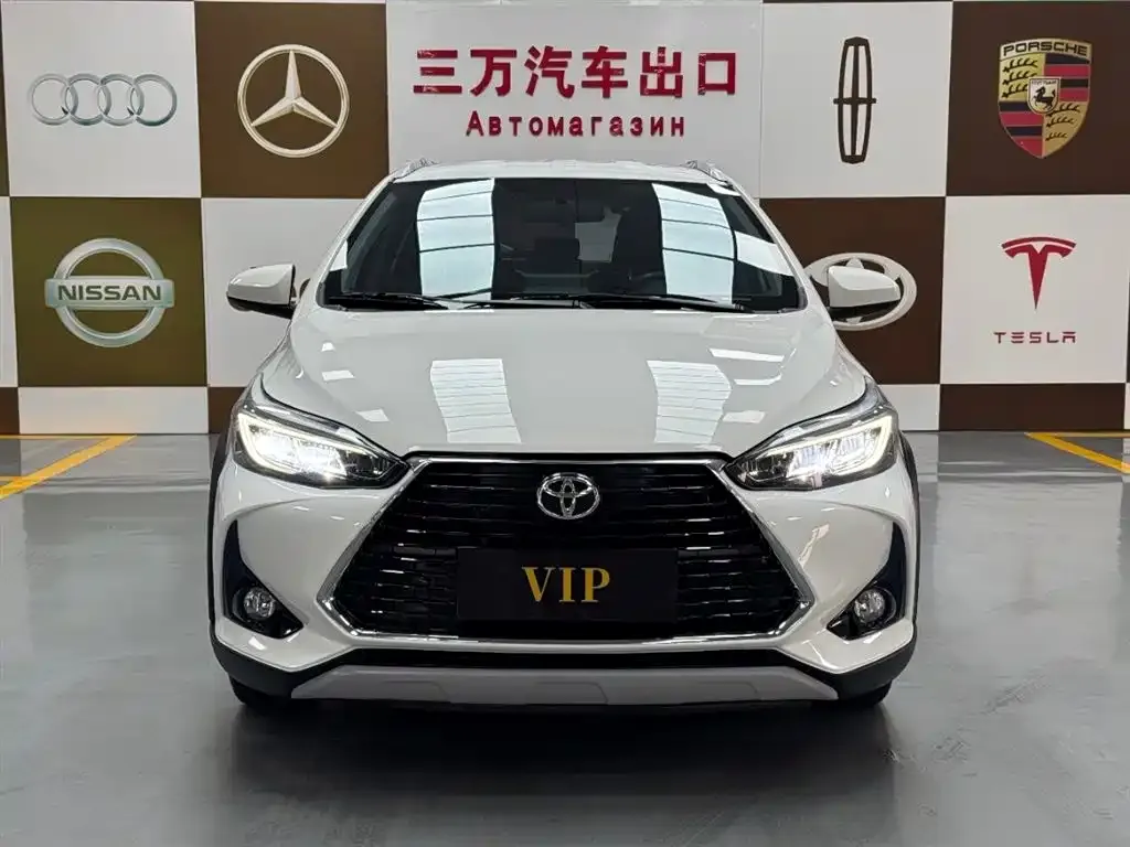 Toyota Yaris L — фото 2