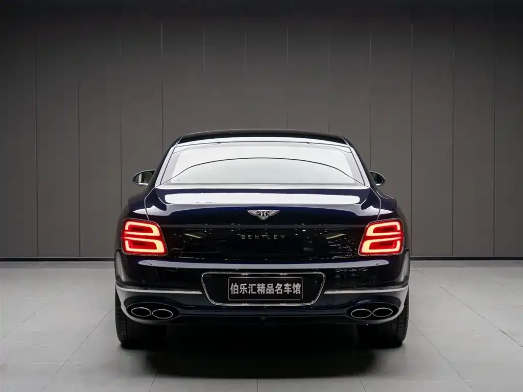 Bentley Flying Spur — фото 2