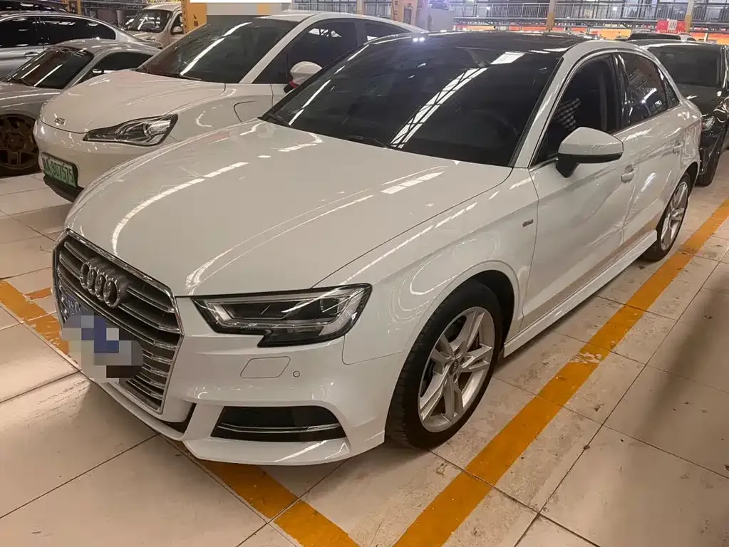 Audi A3 — фото 1