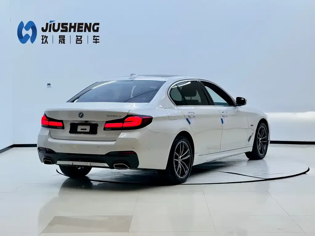 BMW 5 Series New Energy — фото 9