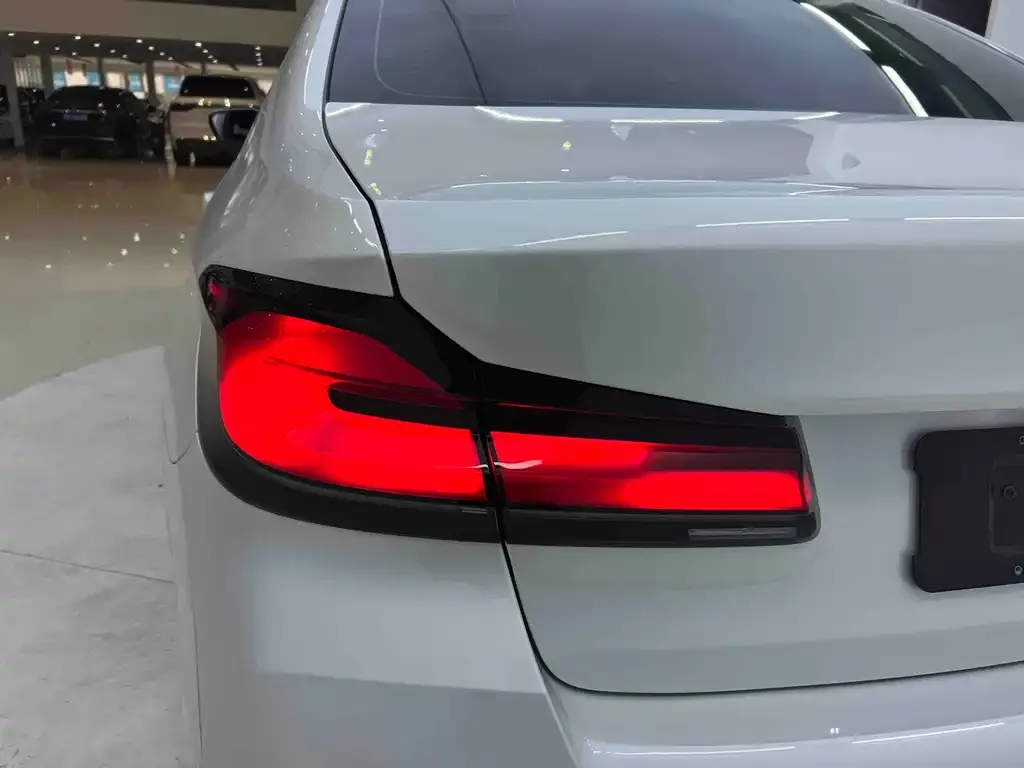 BMW 5 Series New Energy — фото 6