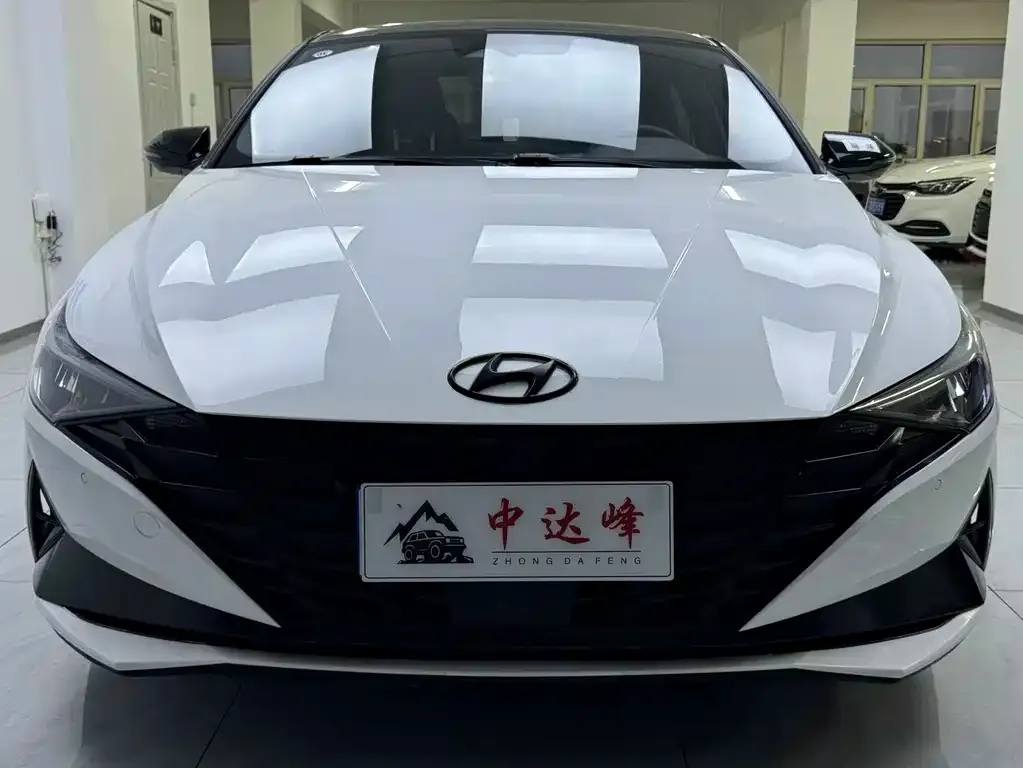 Hyundai Elantra — фото 4