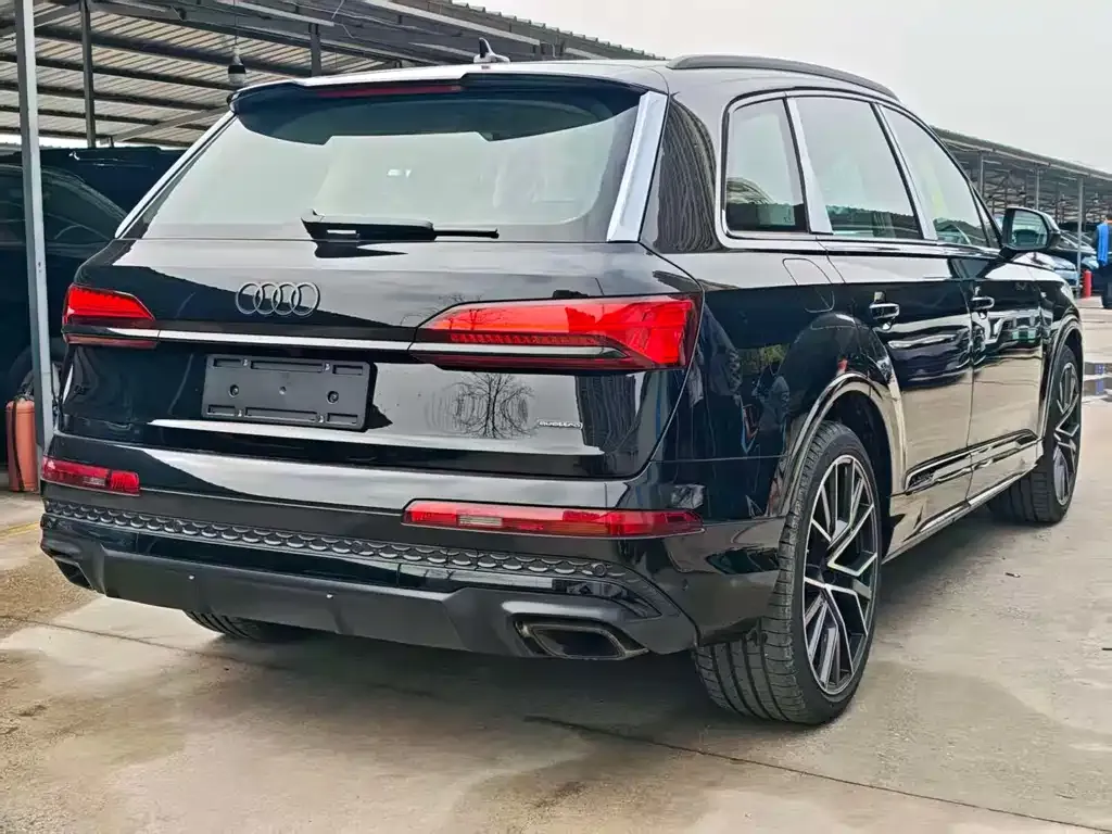 Audi Q7 — фото 7