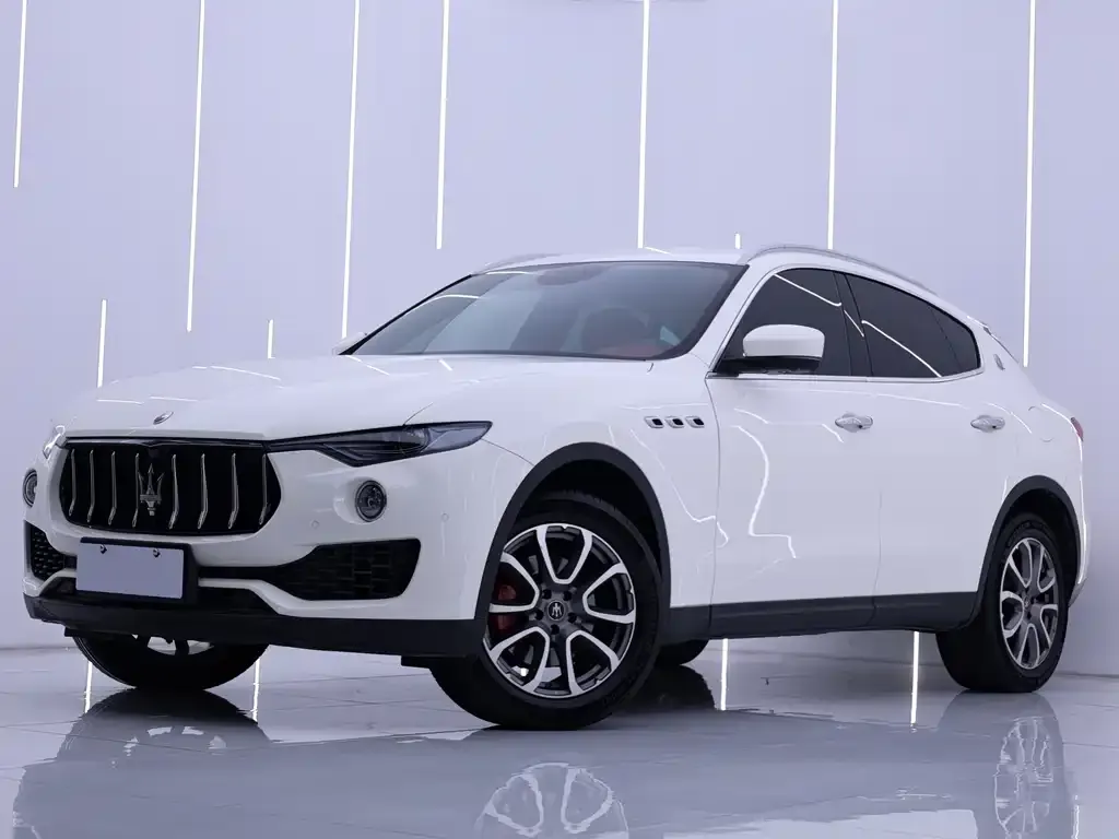 Maserati Levante — фото 1