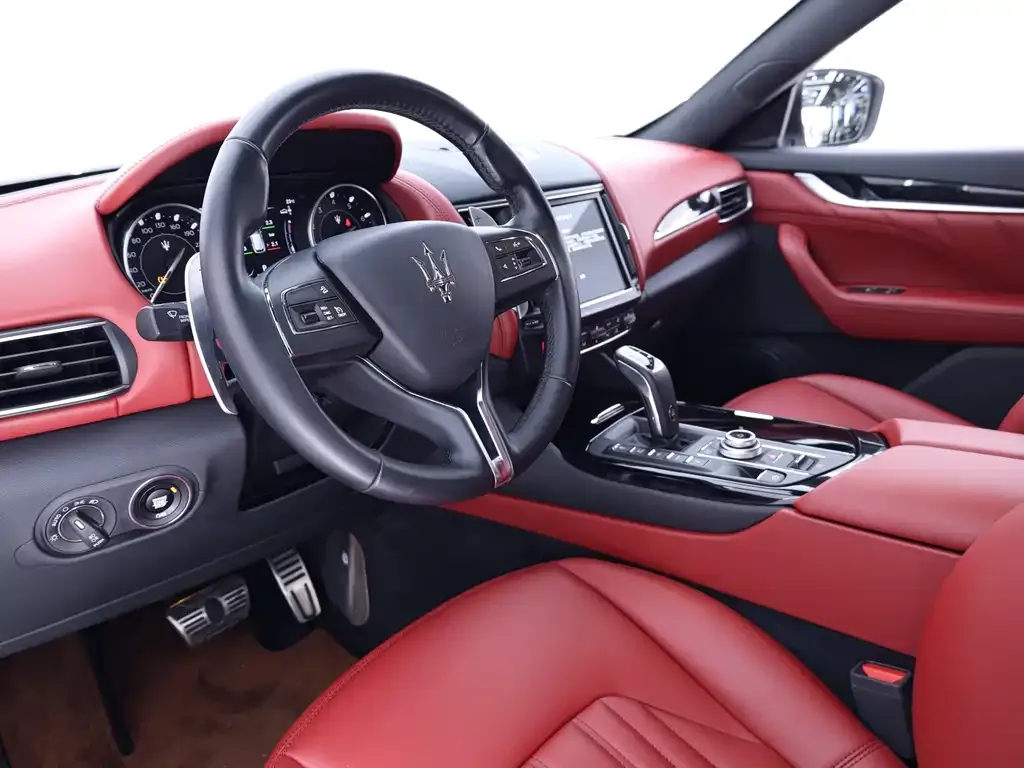 Maserati Levante — фото 10