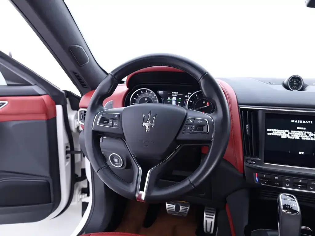 Maserati Levante — фото 4