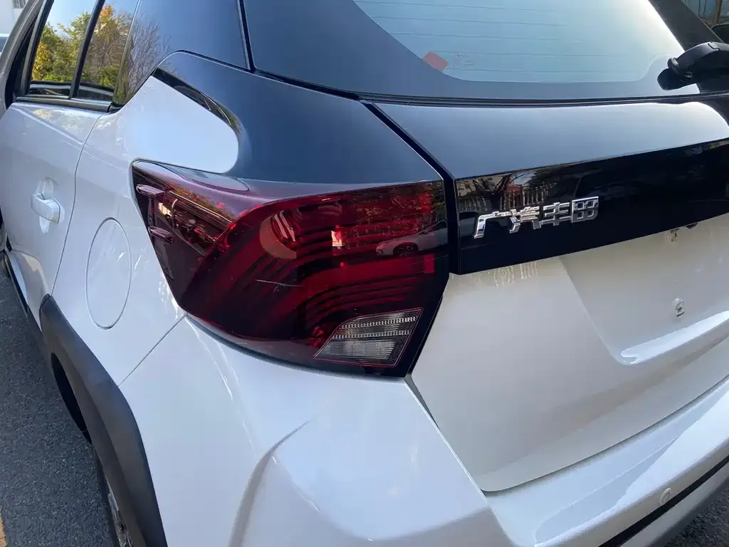 Toyota Yaris L — фото 6
