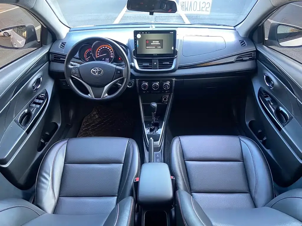 Toyota Yaris L — фото 7