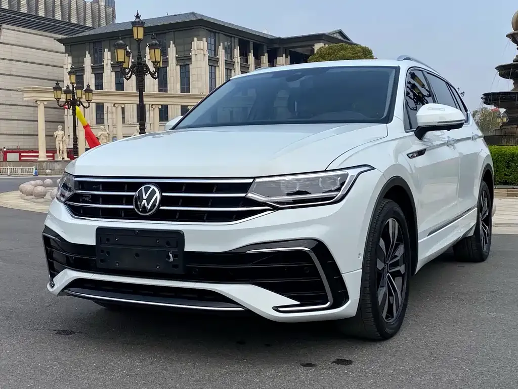 Volkswagen Tiguan L — фото 7