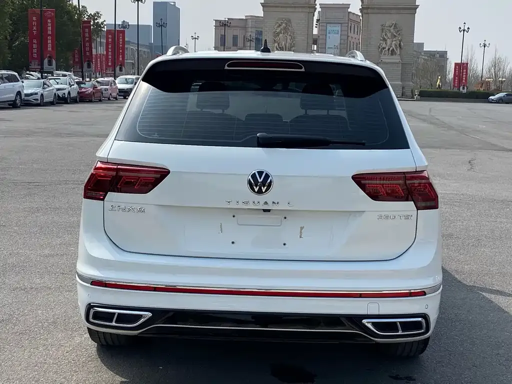 Volkswagen Tiguan L — фото 5
