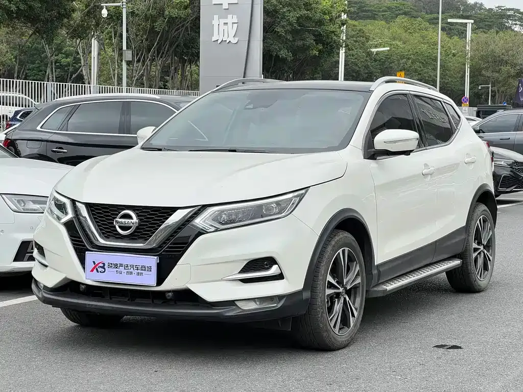 Nissan Qashqai — фото 1
