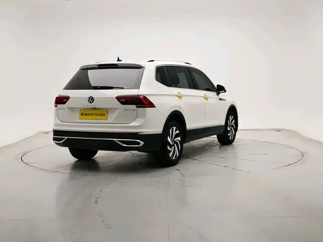 Volkswagen Tiguan L — фото 3
