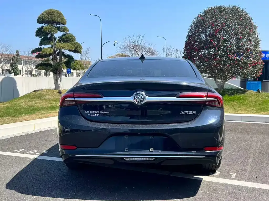 Buick LaCrosse — фото 6