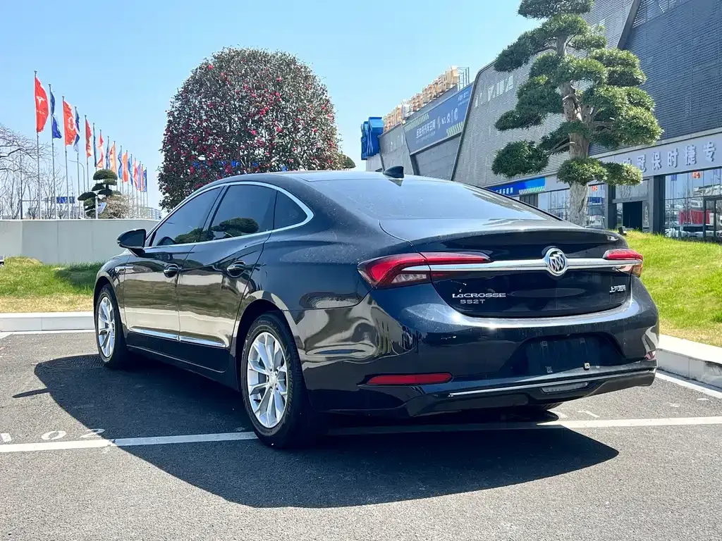 Buick LaCrosse — фото 8