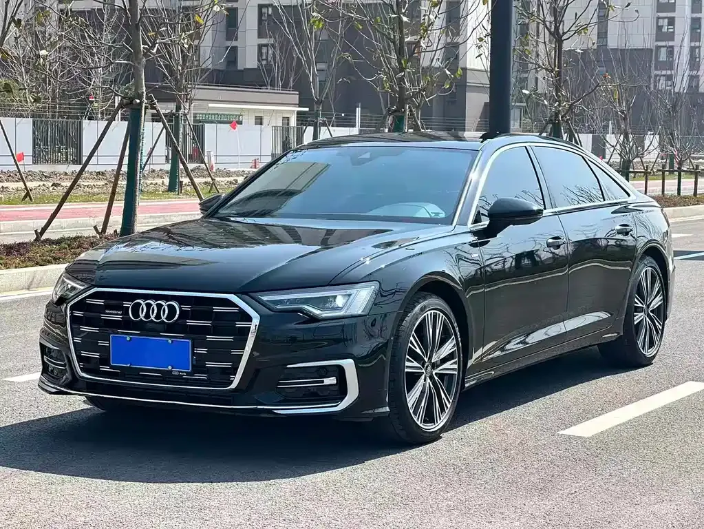 Audi A6L — фото 1