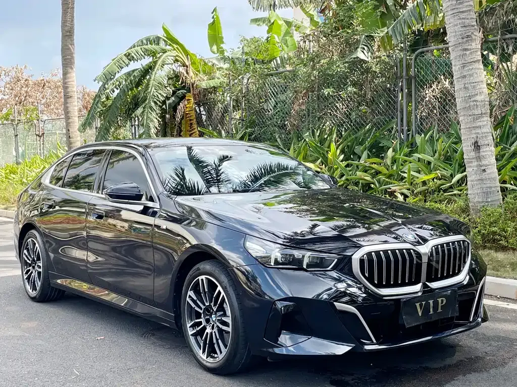 BMW 5 Series — фото 10