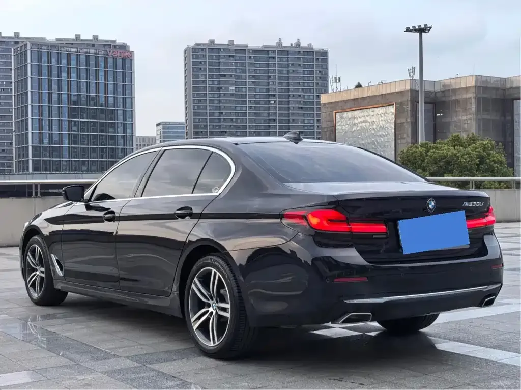 BMW 5 Series — фото 3