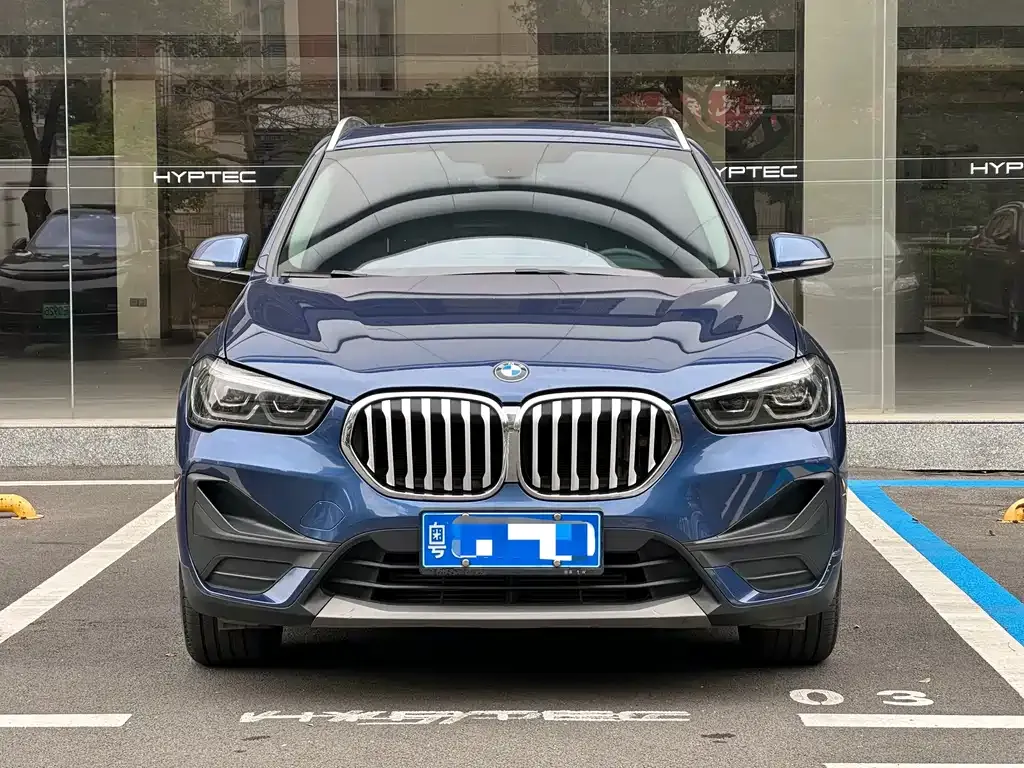 BMW X1 — фото 1