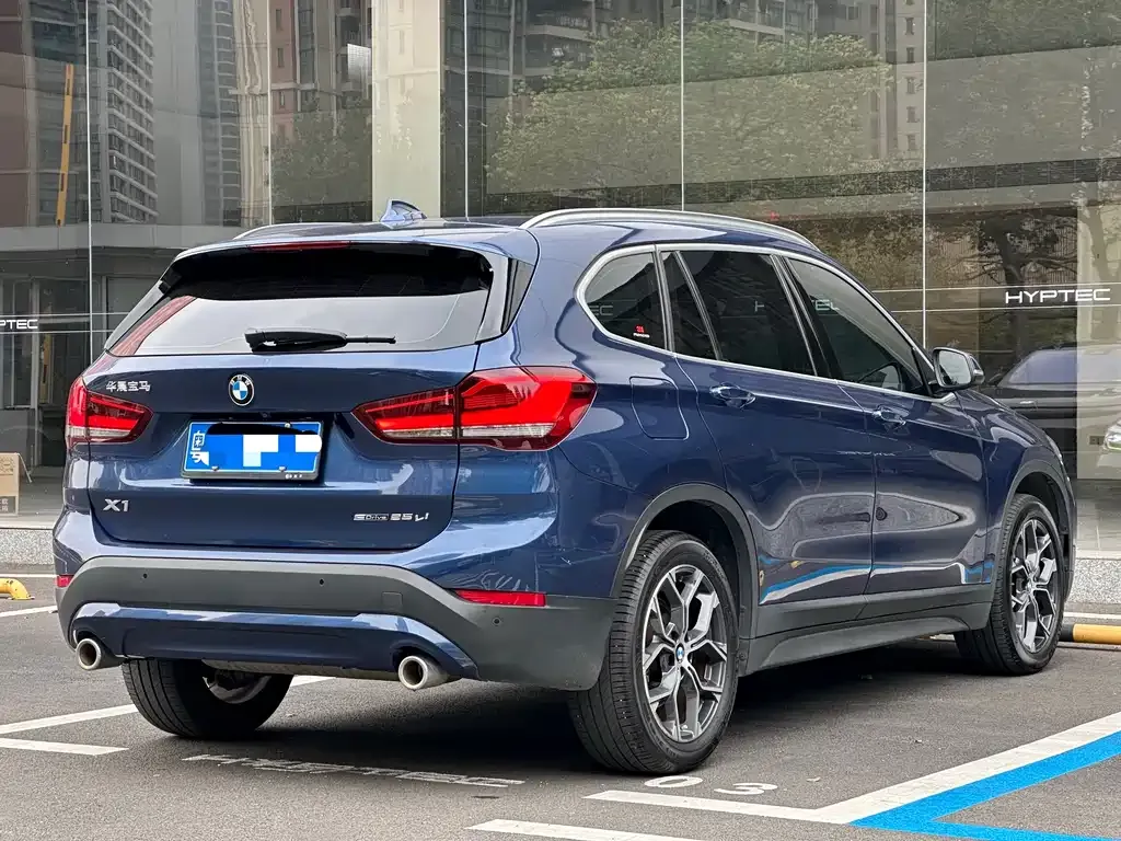 BMW X1 — фото 9