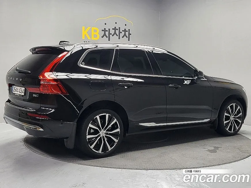 Volvo XC60 — фото 8