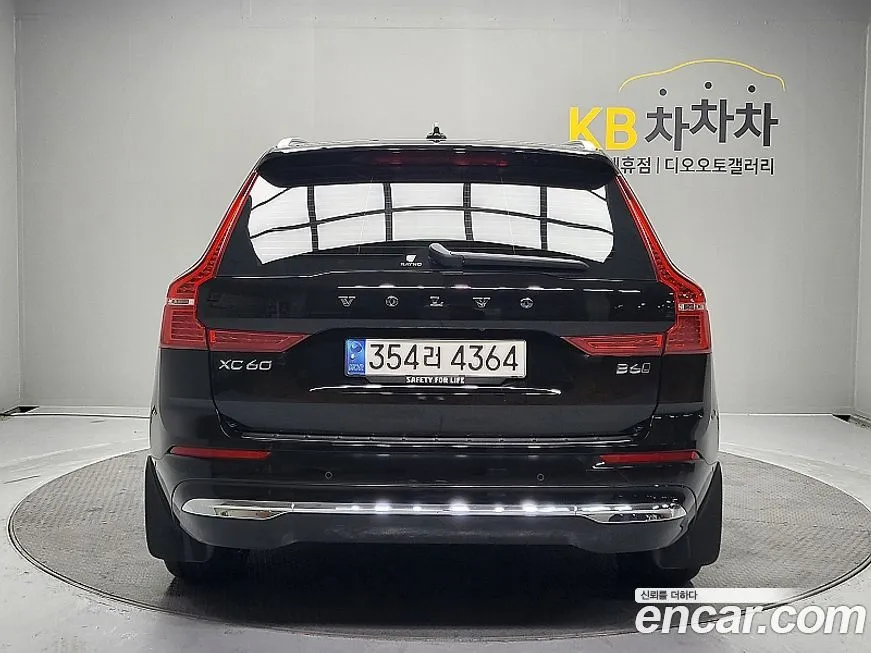 Volvo XC60 — фото 10