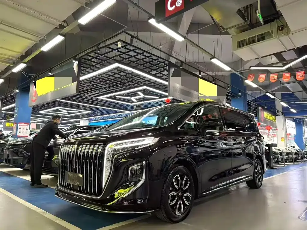 Hongqi HQ9 — фото 1