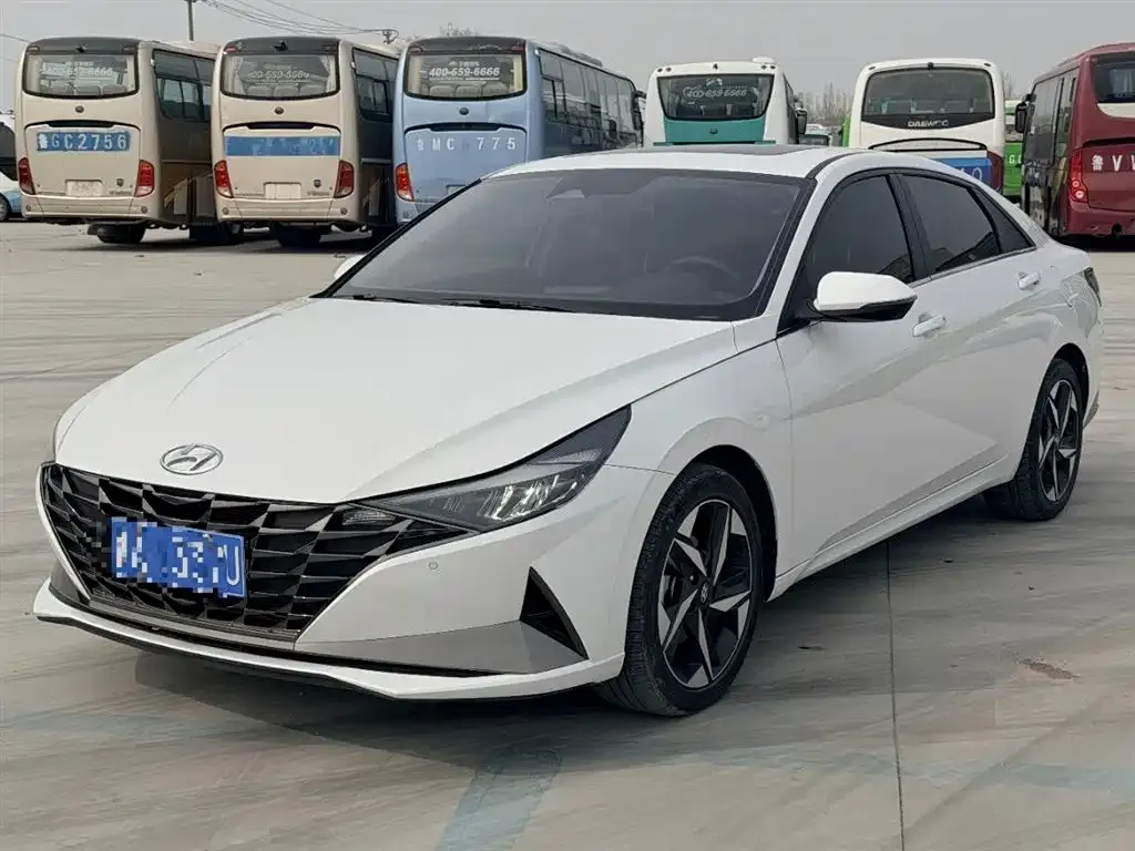 Hyundai Elantra — фото 9