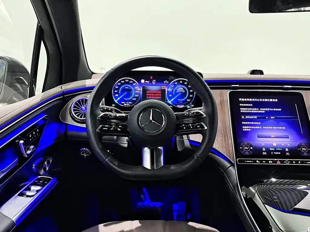 Mercedes-Benz EQE SUV — фото 10