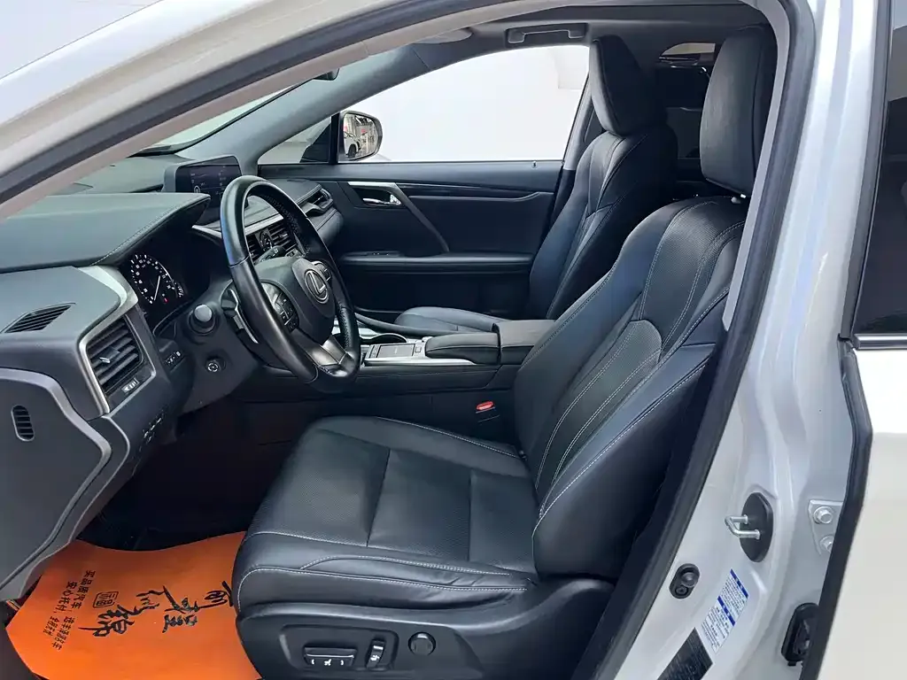 Lexus RX — фото 10