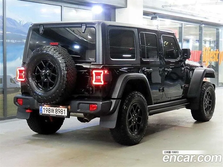 Jeep Wrangler — фото 9